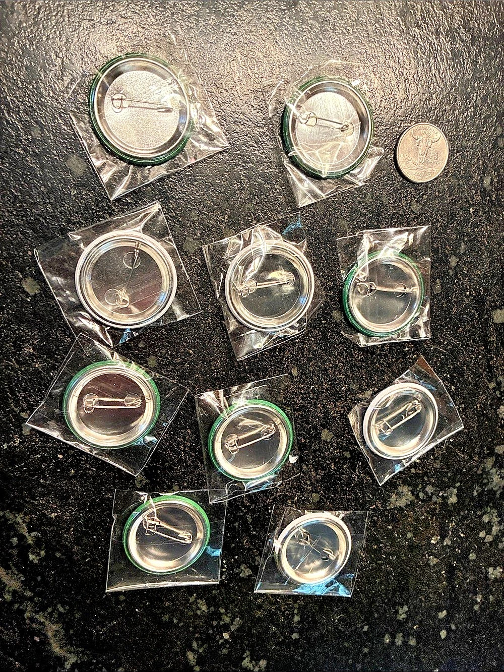 Golf-Themed Pin-Back Button Lot - Picture 3 of 8